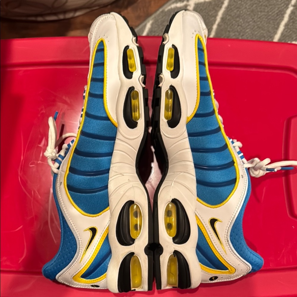 Nike Blue and Yellow Athletic Shoes with Air Max Tailwind Design - Picture 2 of 6